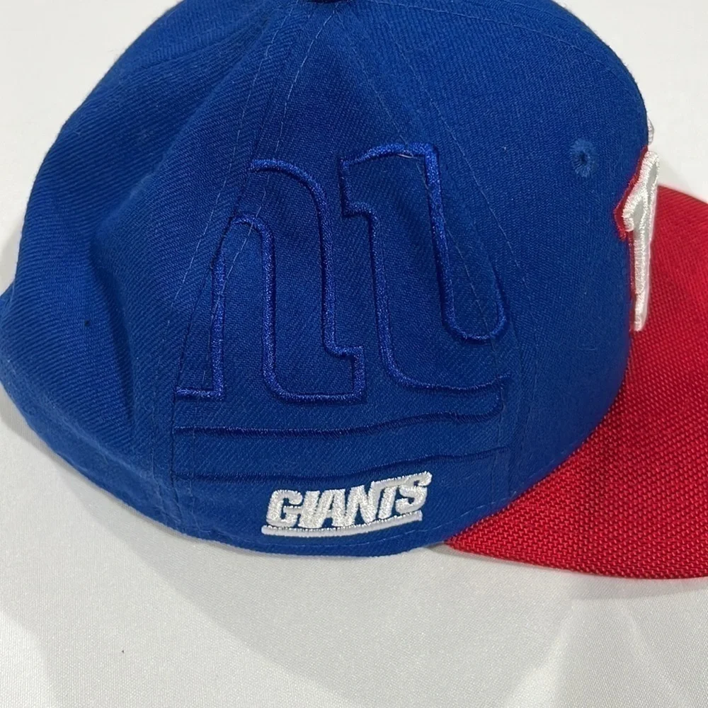 New Era NY giants youth SnapBack hat.
